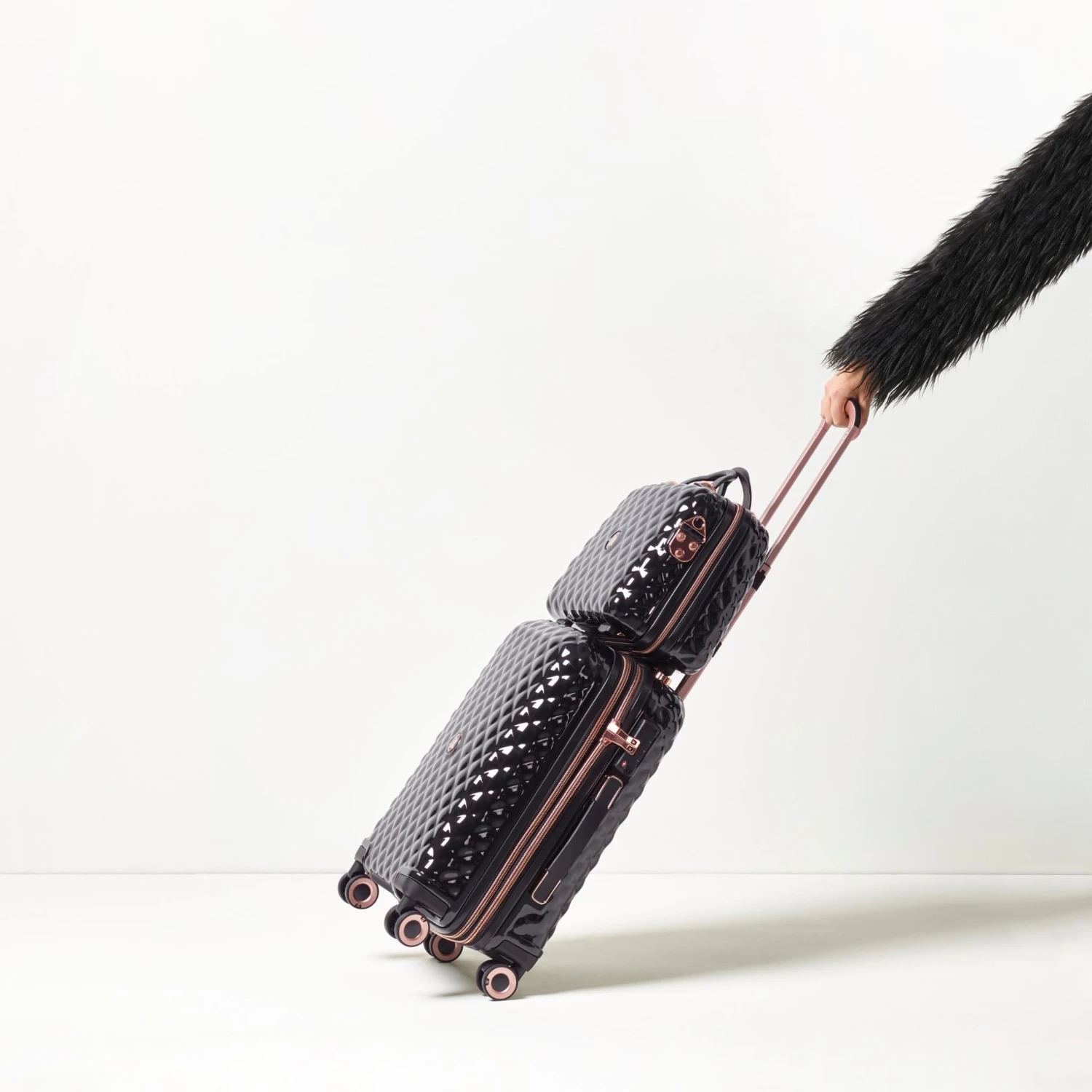 IT Luggage Glitzy - Vanity Case (Black) 10 IT Luggage Glitzy - Vanity Case (Black) - Image 8