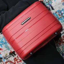 IT Luggage Momentous - Vanity Case (German Red) -IT Luggage Store 1 8b7e06d1 b51b 4360 8a2e 4385948a372f