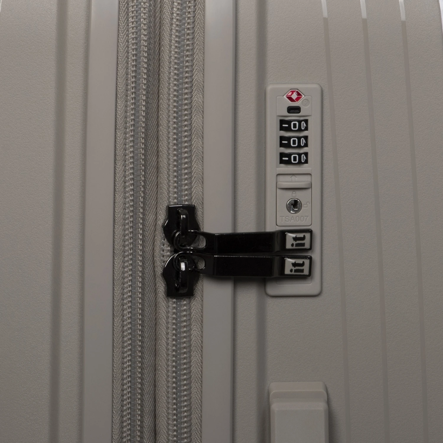 IT Luggage Spontaneous - Large (Feather Grey) 9 IT Luggage Spontaneous - Large (Feather Grey) - Image 7