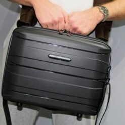 IT Luggage Momentous - Vanity Case (Black) -IT Luggage Store 3 f004b03a 36e1 4670 abb8 70679516df3e