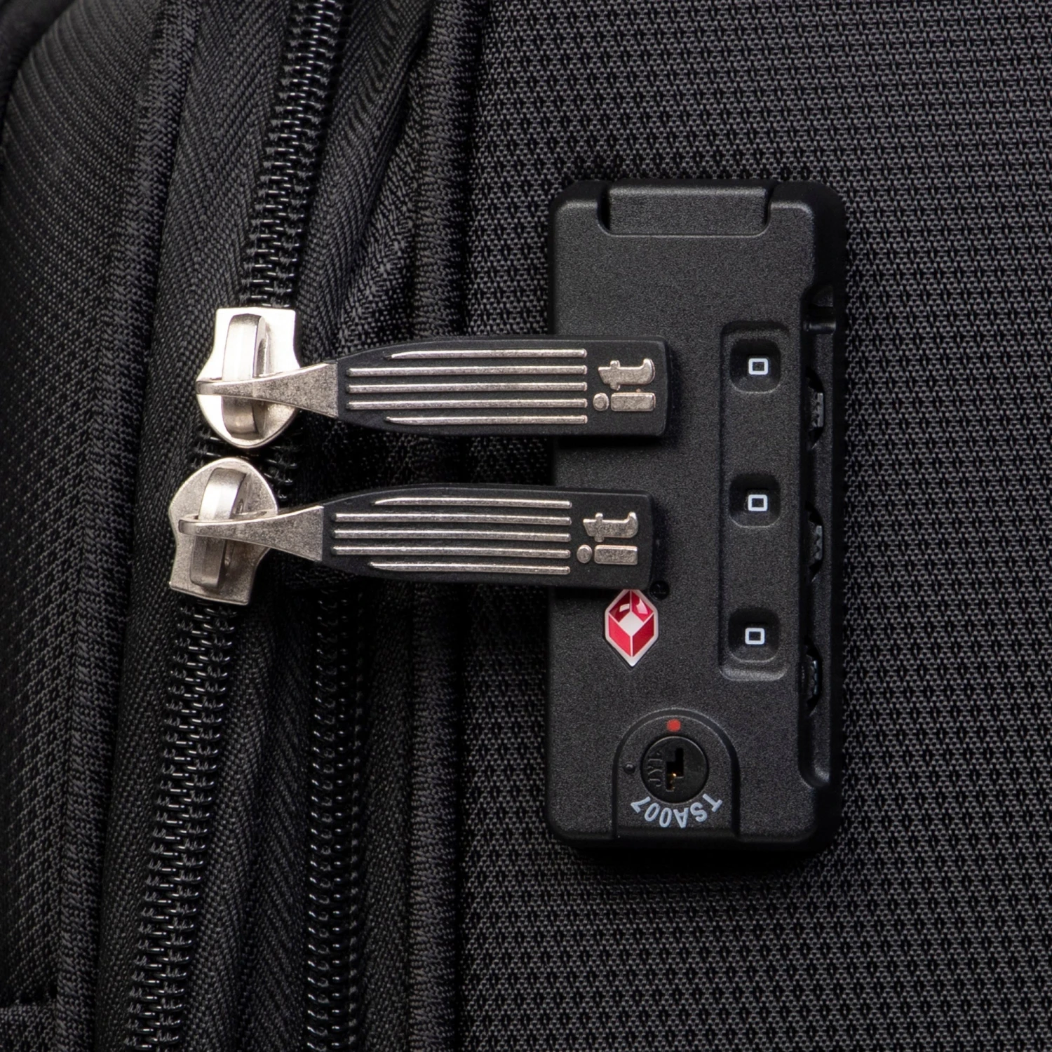 IT Luggage Intrepid - Cabin (Black) 5 IT Luggage Intrepid - Cabin (Black) - Image 3