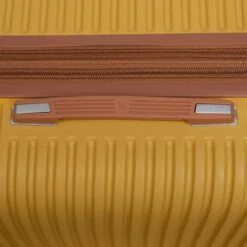 IT Luggage Replicating - Cabin (Honeycomb) 14 IT Luggage Replicating - Cabin (Honeycomb) -IT Luggage Store 61586 US16 2632 08HoneycombSSHandle d163d6e4 5bee 4866 98c9 ff32055828ca